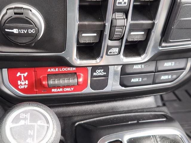 Certified 2025 Jeep Gladiator Mojave w/ Convenience Group AWD/4WD image 18