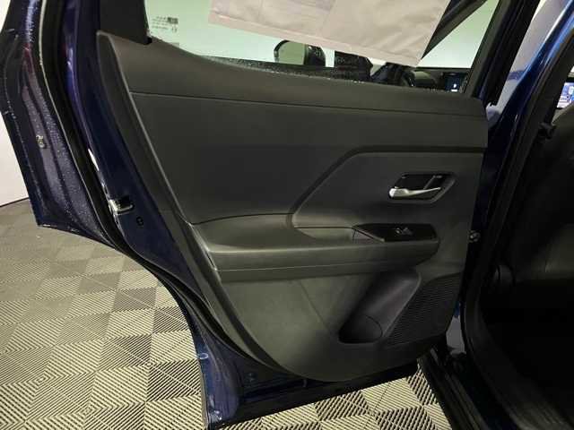 New 2026 Nissan Kicks SR w/ Cold Weather Package image 16