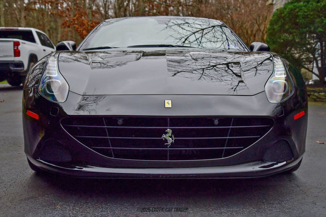 Used 2016 Ferrari California T RWD image 13