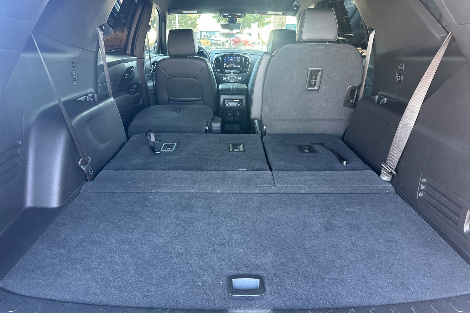 Used 2023 Chevrolet Traverse RS w/ LPO, Cargo Package AWD/4WD image 16
