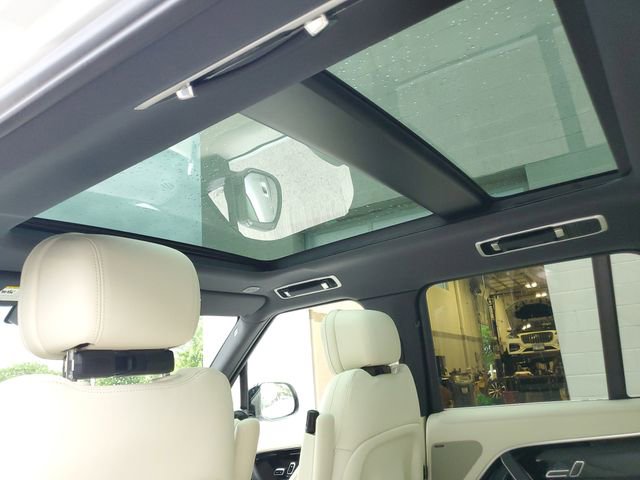 Certified 2026 Land Rover Range Rover SE AWD/4WD image 11