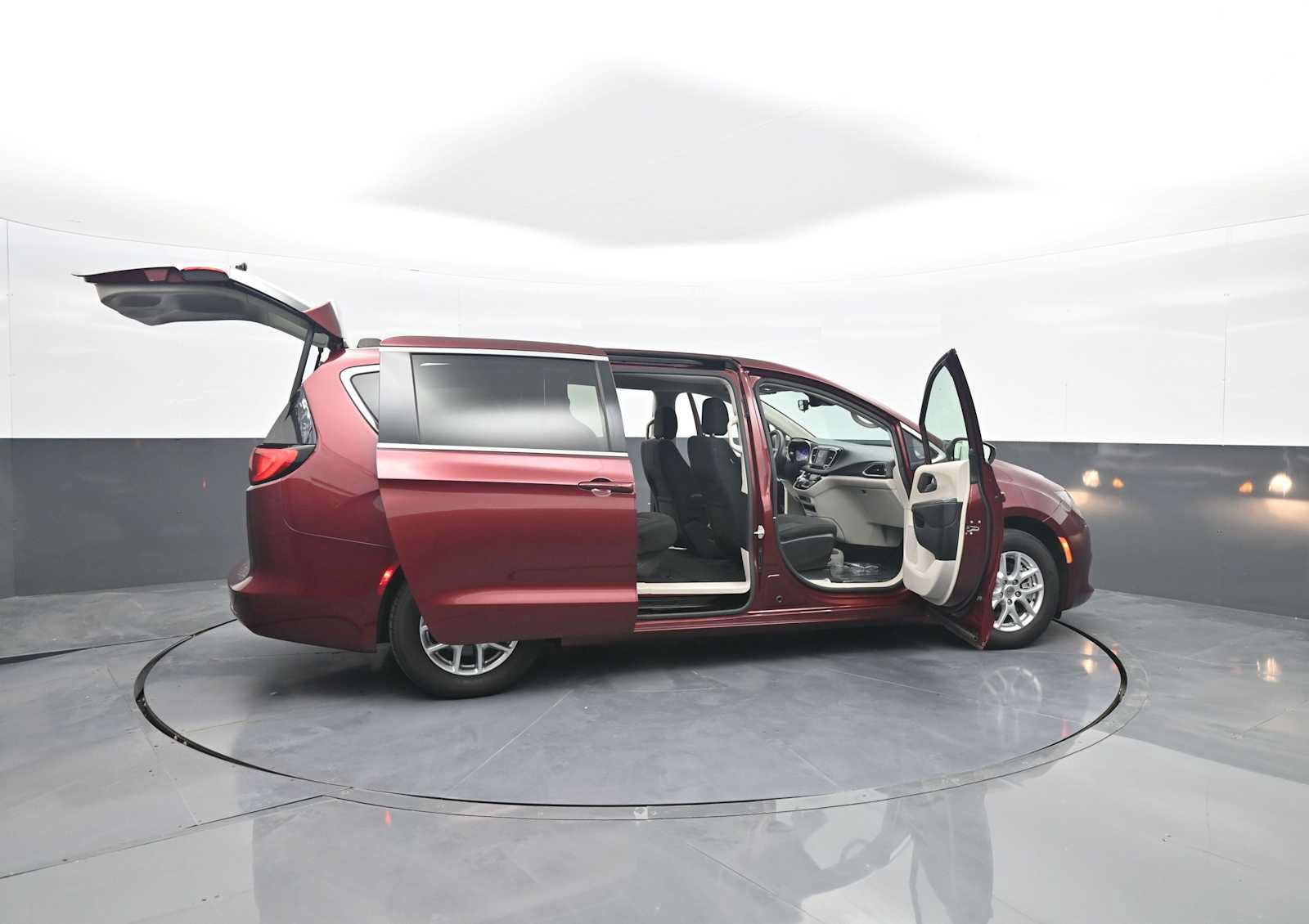 Used 2023 Chrysler Voyager LX FWD image 57