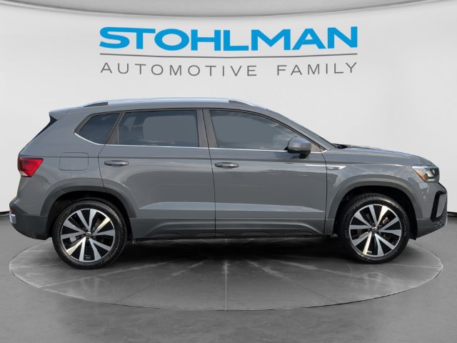 Used 2023 Volkswagen Taos SE FWD image 4