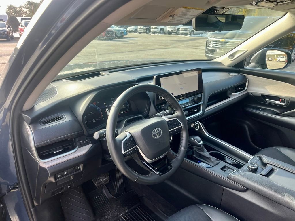 Used 2024 Toyota Grand Highlander Platinum image 12