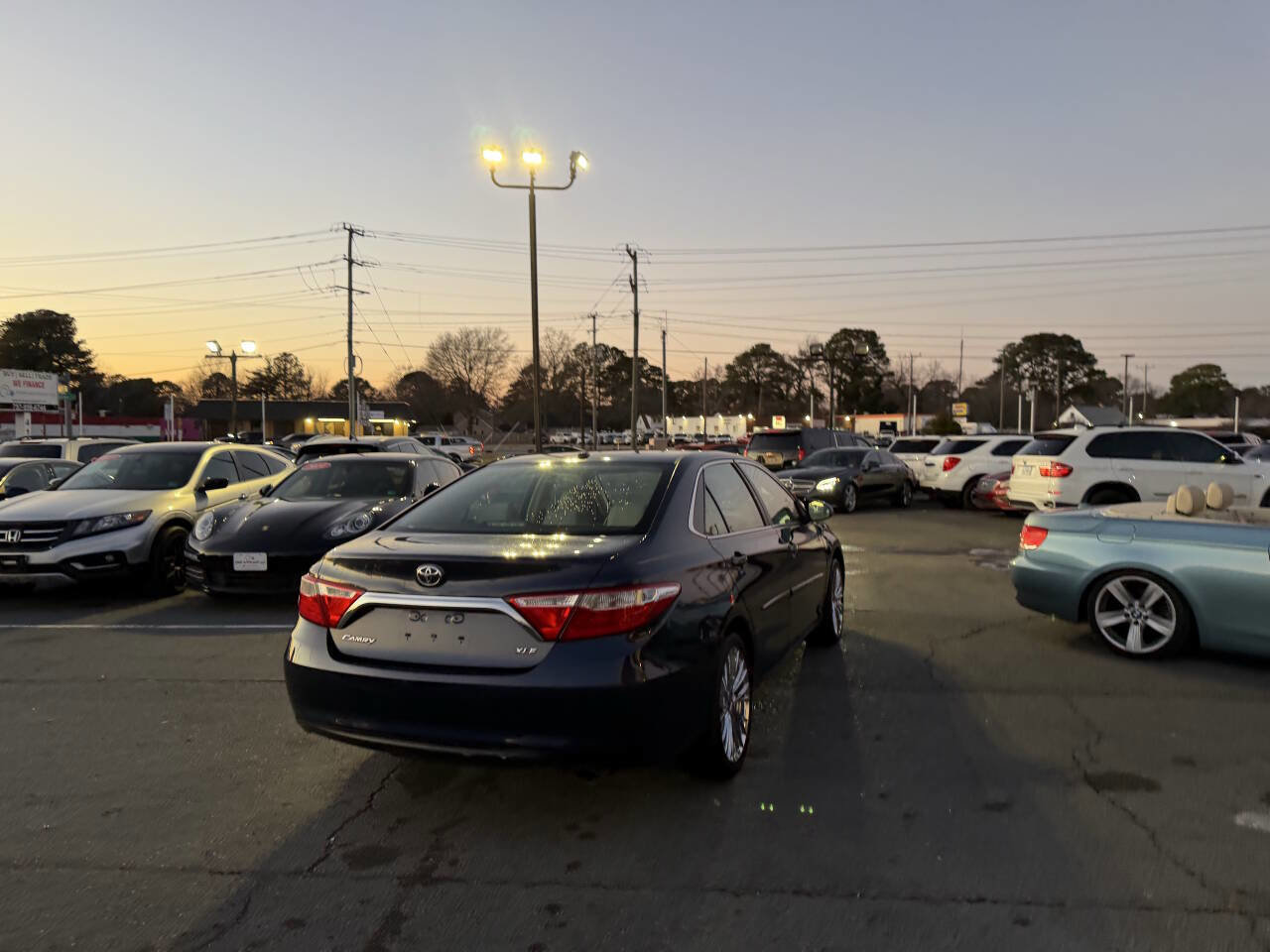 Used 2016 Toyota Camry XLE w/ Moonroof Package image 8