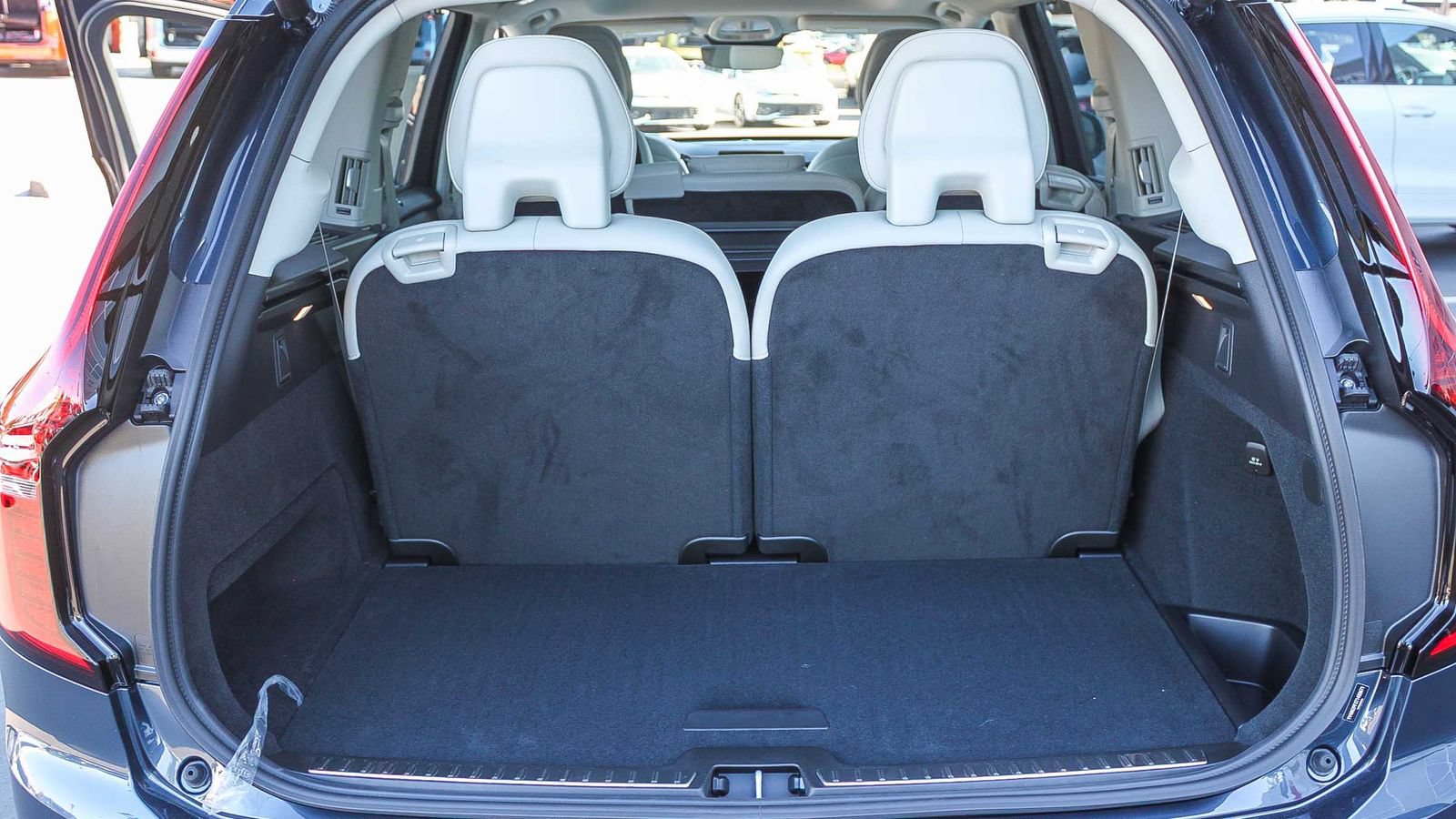 New 2026 Volvo XC90 B6 Ultra w/ Protection Package AWD/4WD image 13