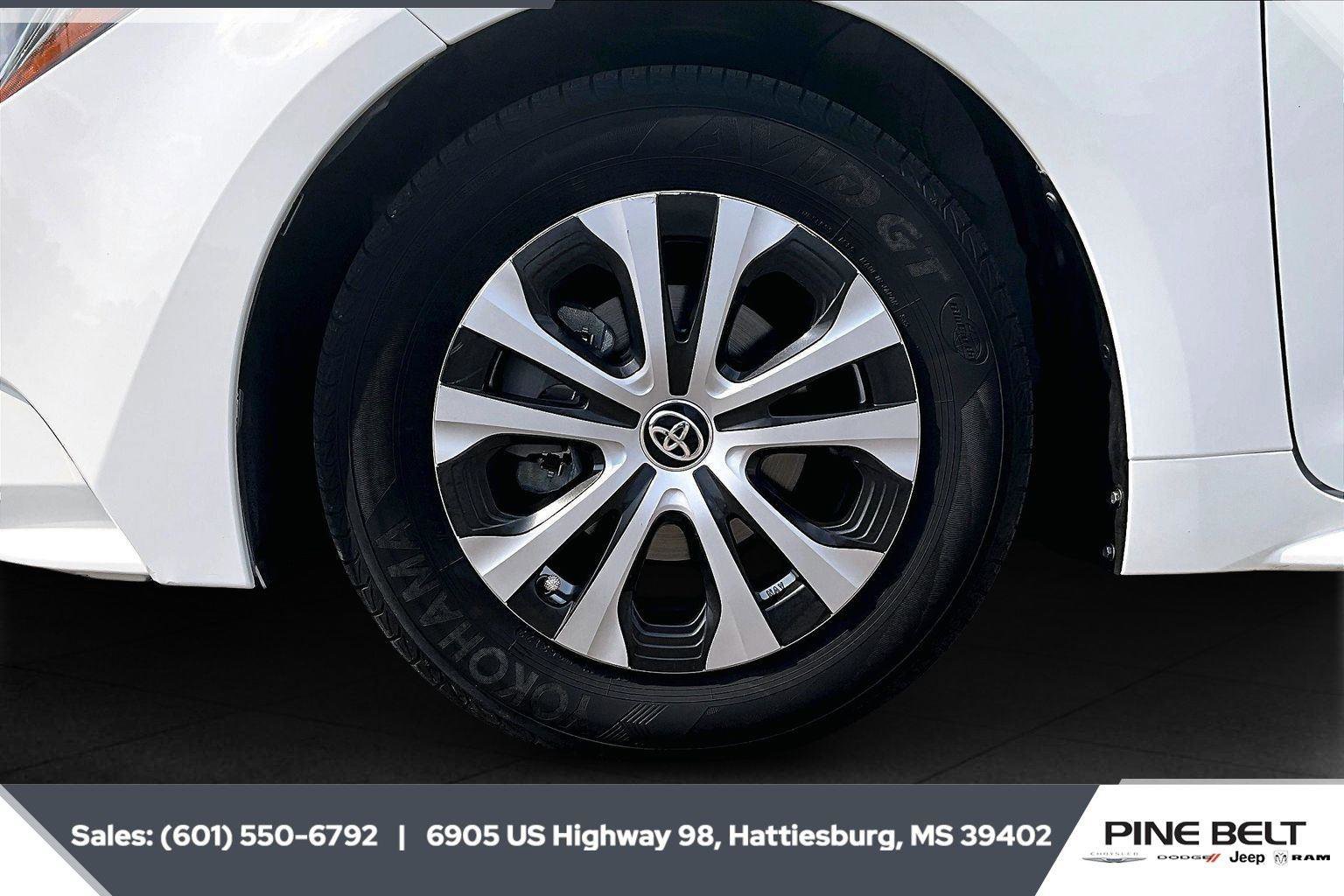 Used 2022 Toyota Corolla LE image 8