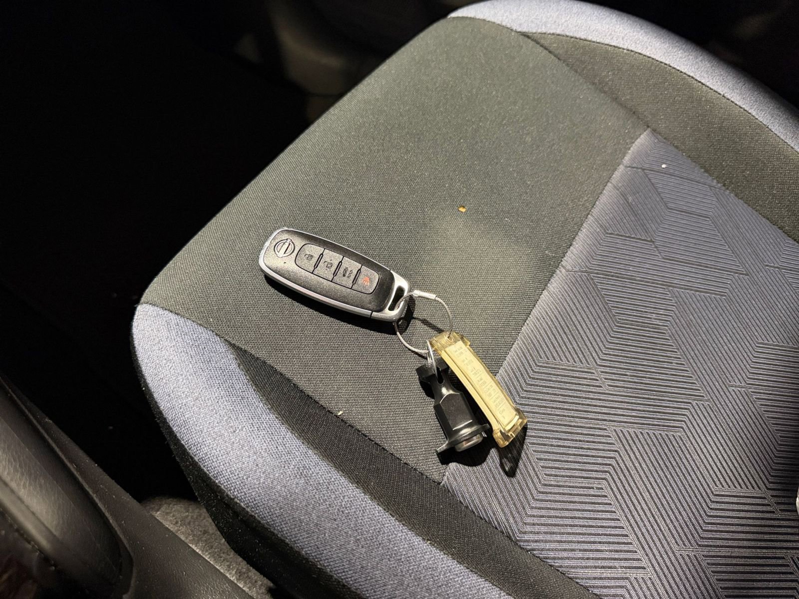 Used 2025 Nissan Versa SV FWD image 18