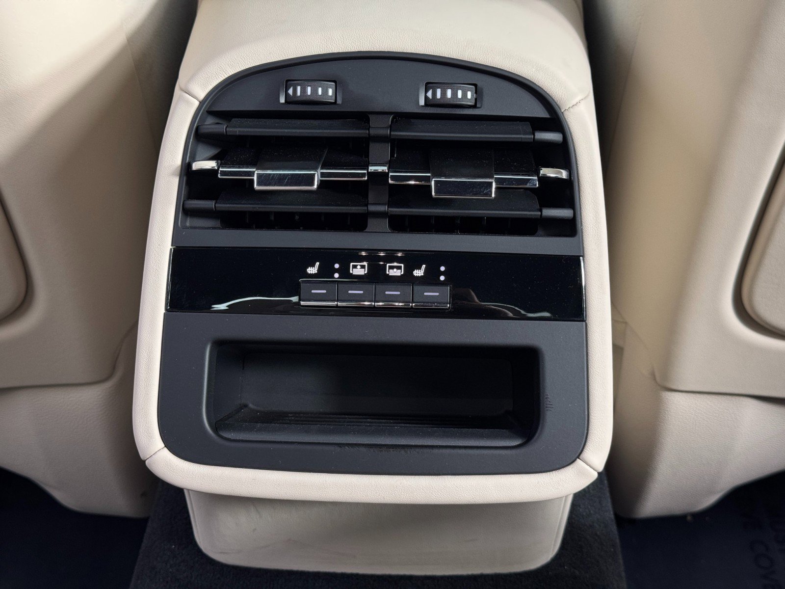 Used 2022 Maserati Quattroporte Modena Q4 image 40