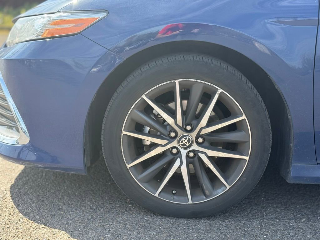Used 2024 Toyota Camry XLE w/ Cold Weather Package image 9