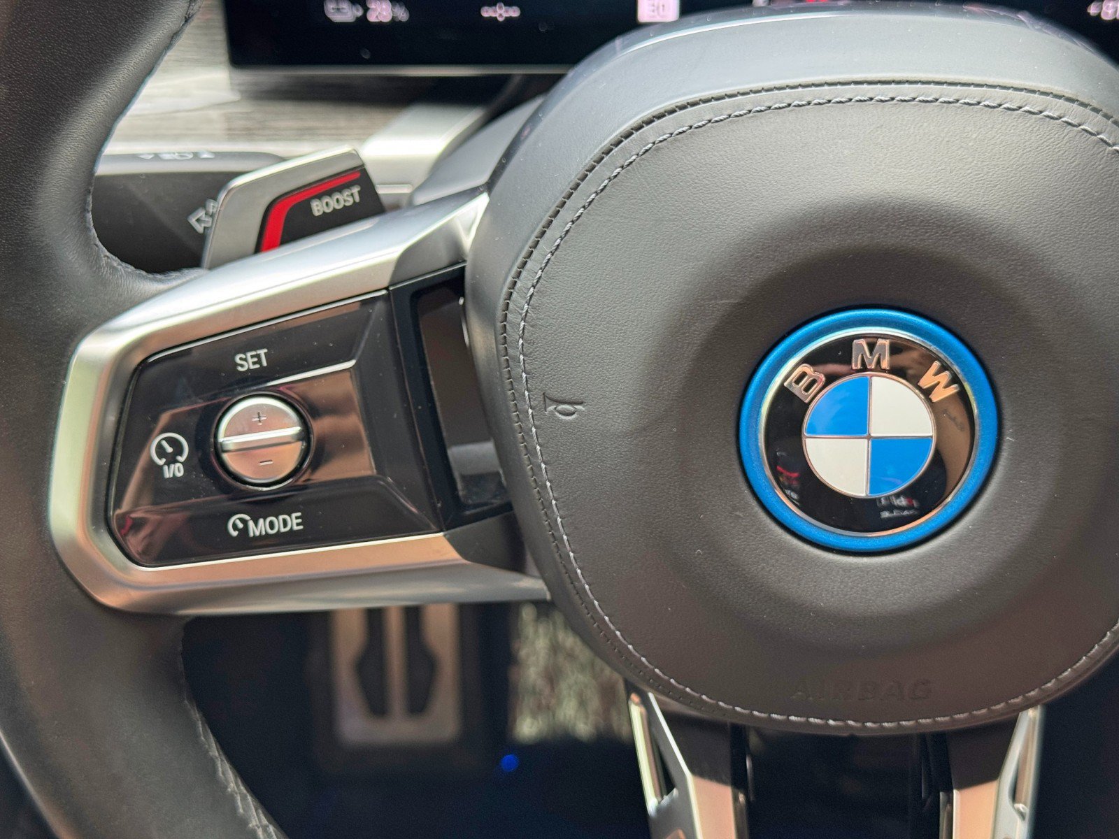 Used 2023 BMW i7 xDrive60 w/ Executive Package 2 AWD/4WD image 23