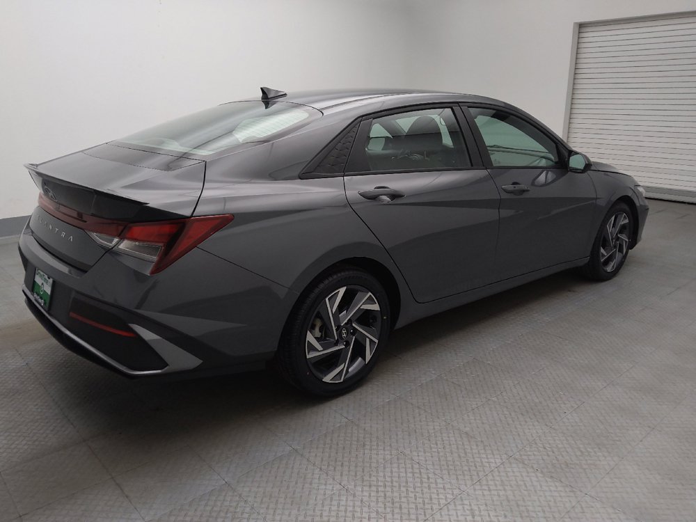 Used 2025 Hyundai Elantra Sport FWD image 10