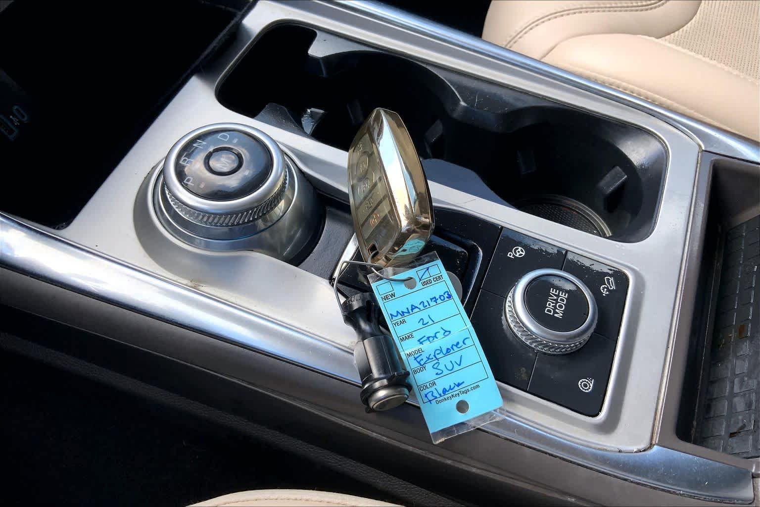 Used 2021 Ford Explorer Platinum w/ Premium Technology Package AWD/4WD image 15