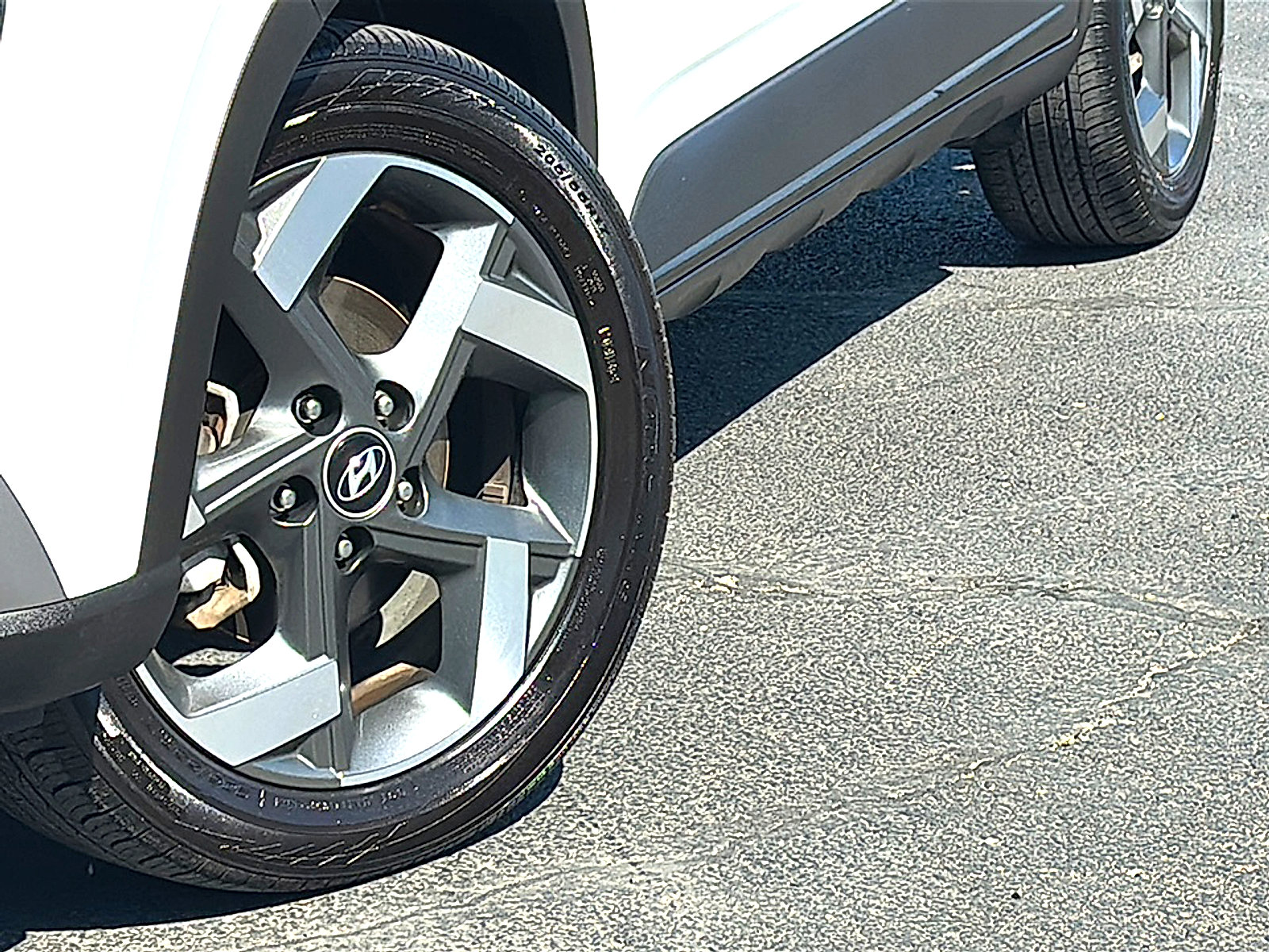 Used 2025 Hyundai Venue SEL image 3