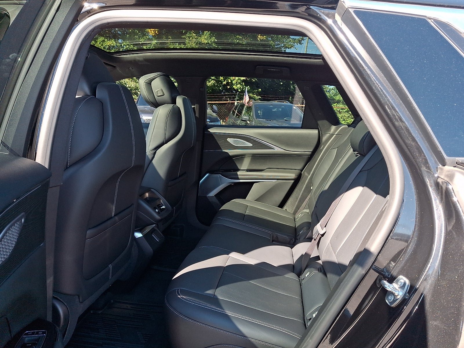 Certified 2024 Cadillac Lyriq Luxury AWD/4WD image 23