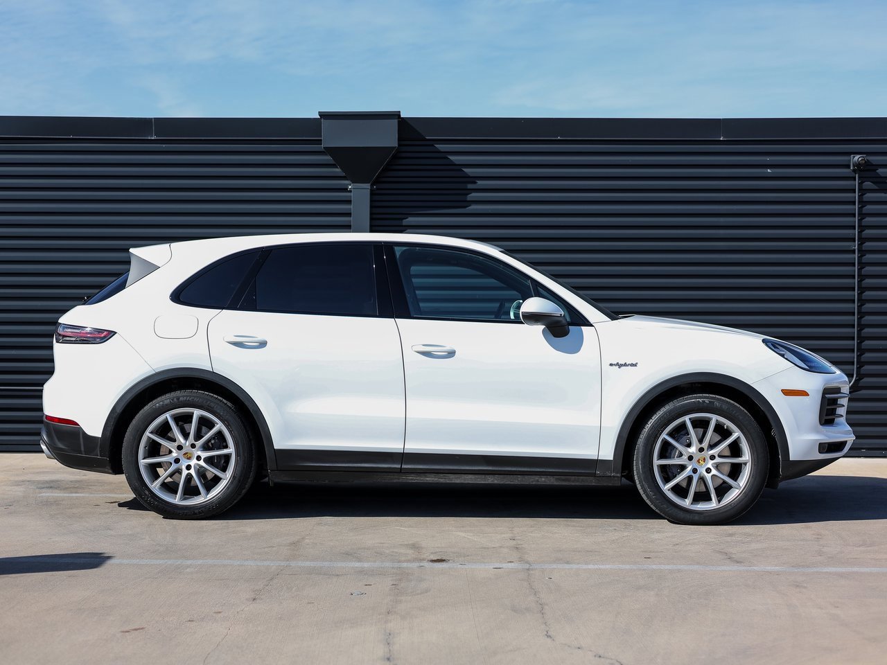 Certified 2022 Porsche Cayenne E-Hybrid image 8