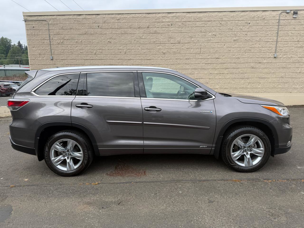 Used 2016 Toyota Highlander Limited Platinum AWD/4WD image 4