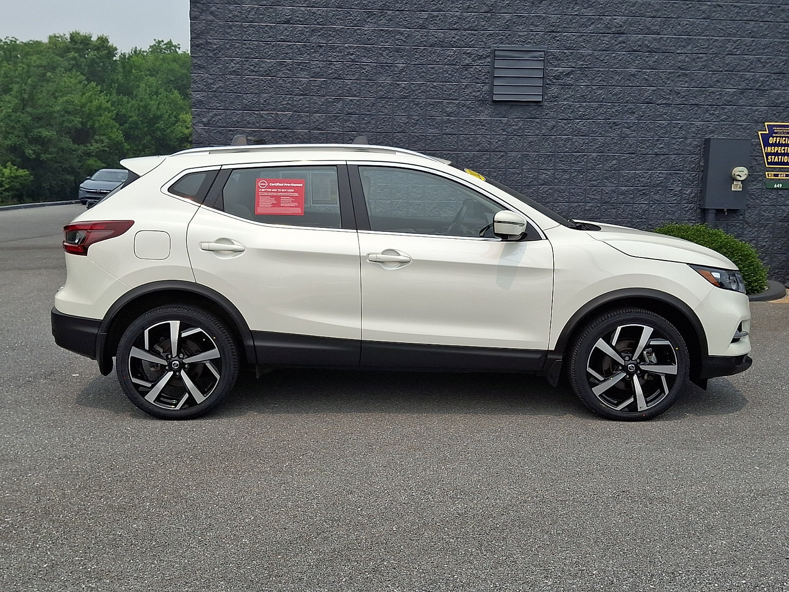Certified 2022 Nissan Rogue Sport SL AWD/4WD image 8