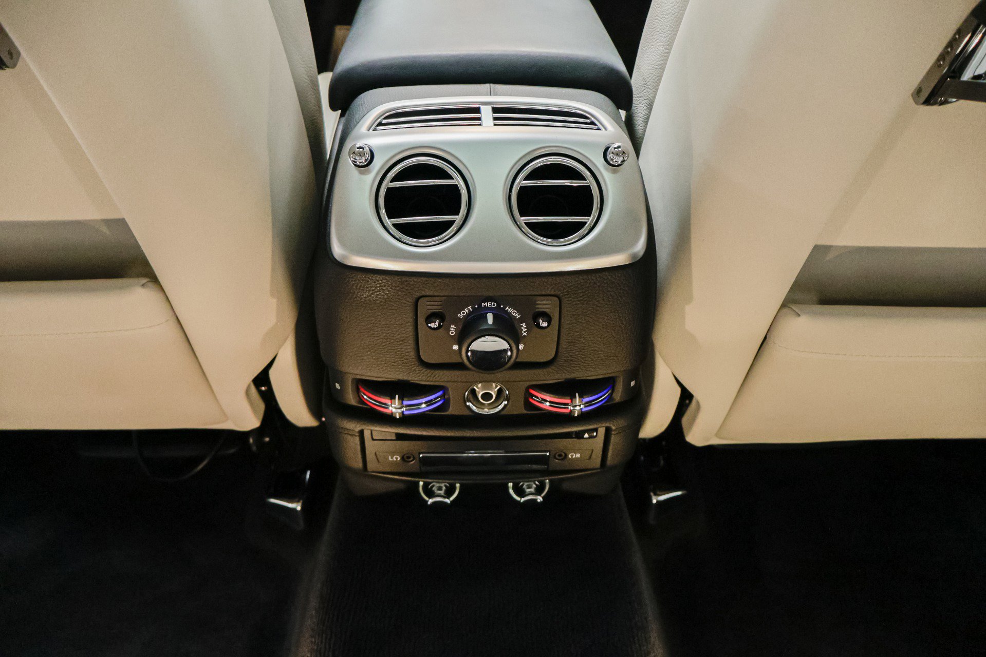 Used 2015 Rolls-Royce Ghost image 34