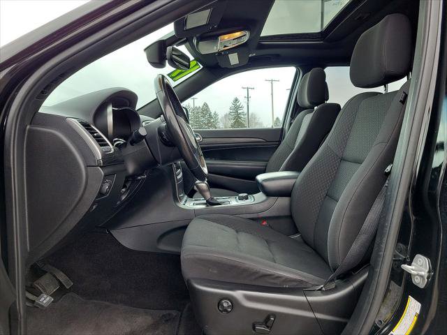 Used 2019 Jeep Grand Cherokee Laredo AWD/4WD image 11