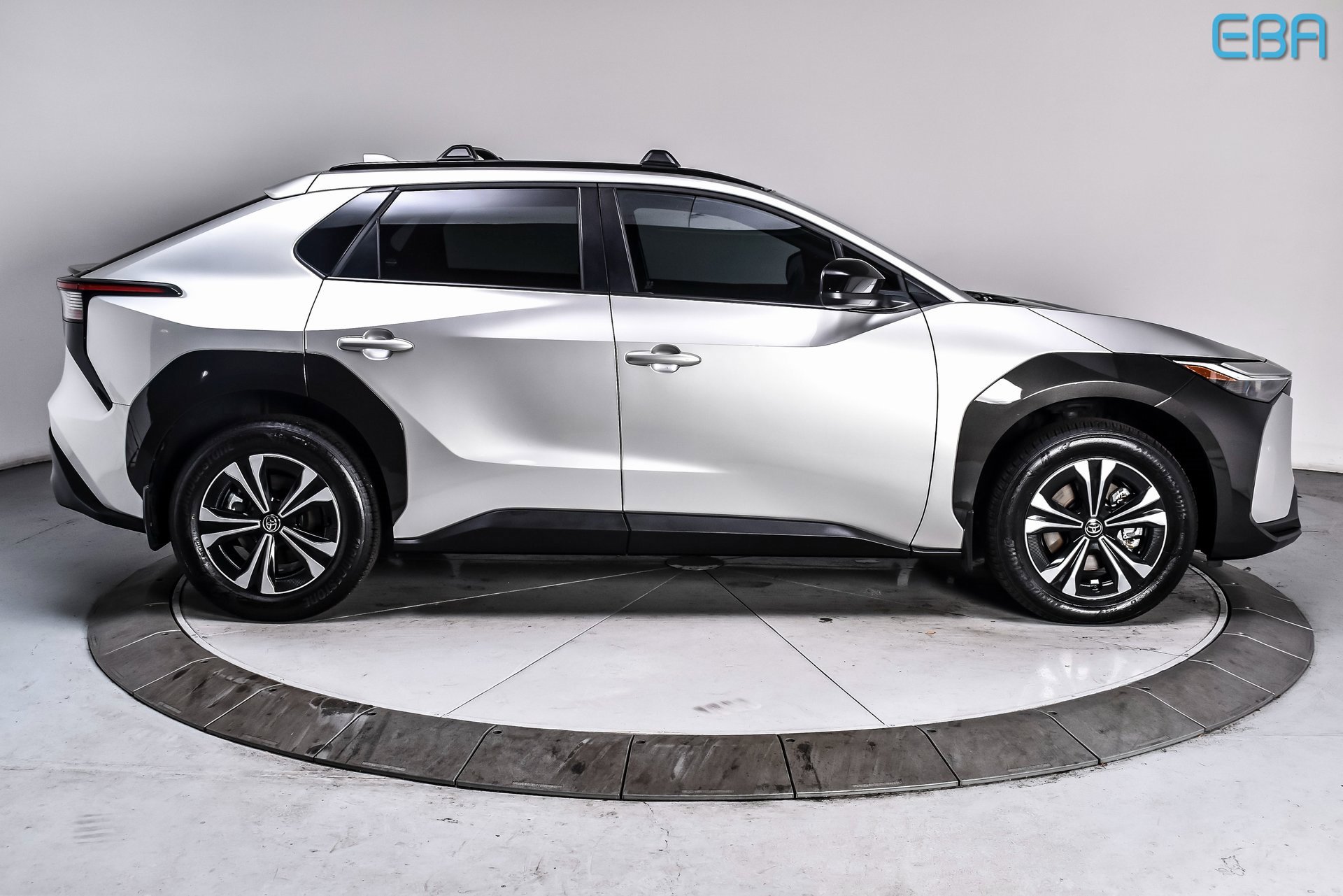 Used 2024 Toyota bZ4X XLE w/ Weather Package image 7