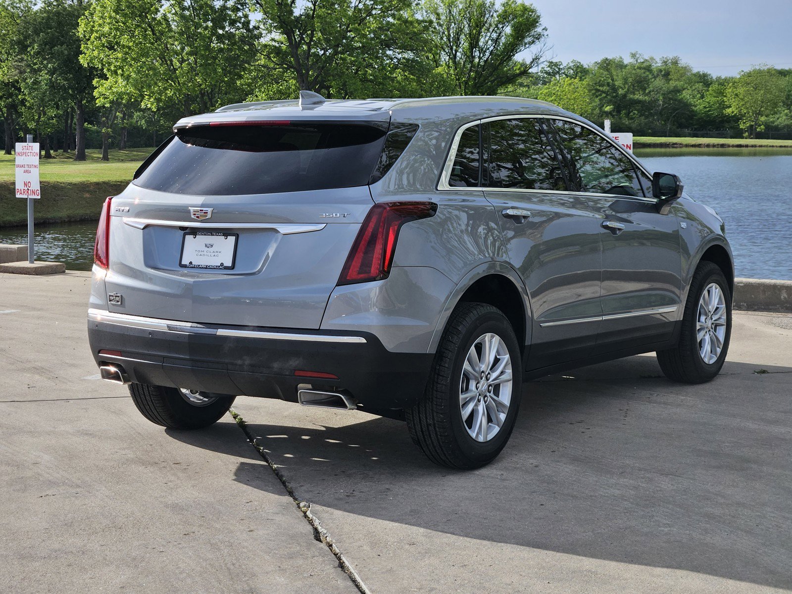 New 2026 Cadillac XT5 Luxury w/ LPO, Floor Liner Package FWD image 3