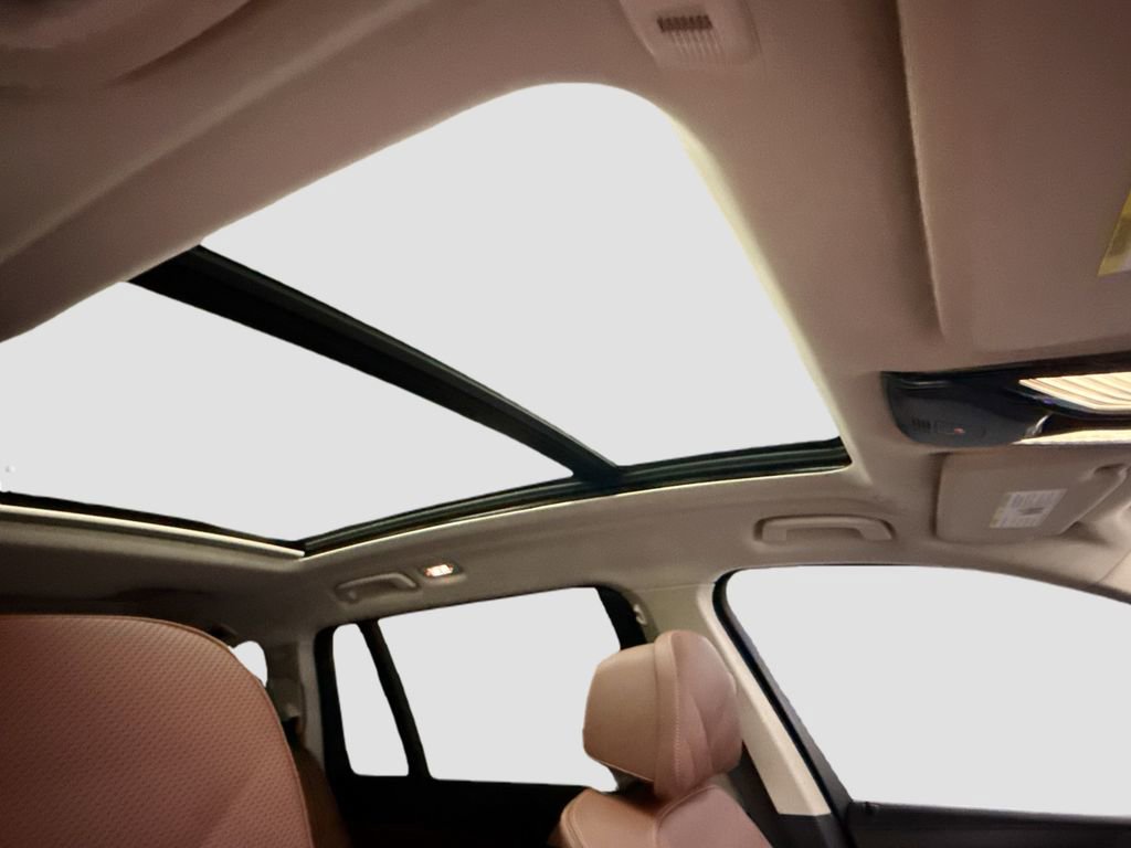 Certified 2024 BMW X7 xDrive40i w/ Premium Package image 17