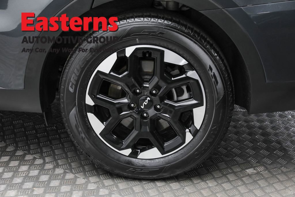 Used 2024 Kia Sorento S image 8