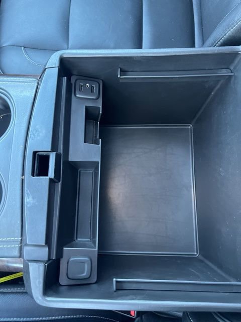 Used 2018 Chevrolet Suburban LT image 31