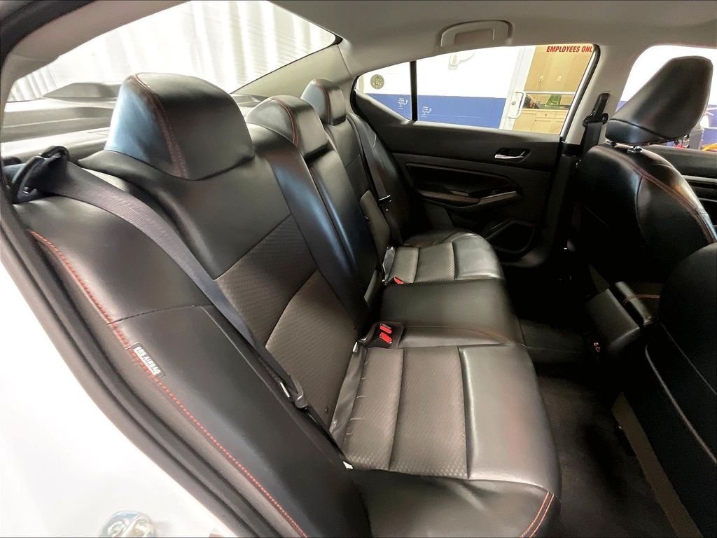 Used 2024 Nissan Altima 2.5 SR FWD image 16