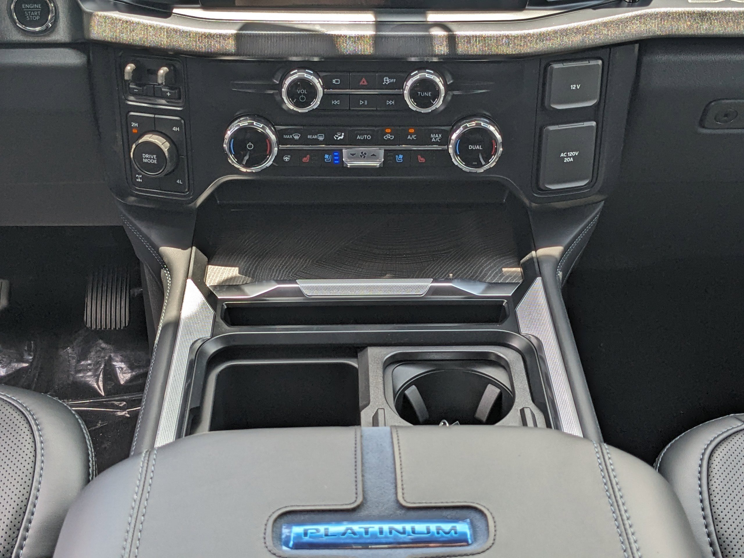 New 2025 Ford F250 Platinum image 18