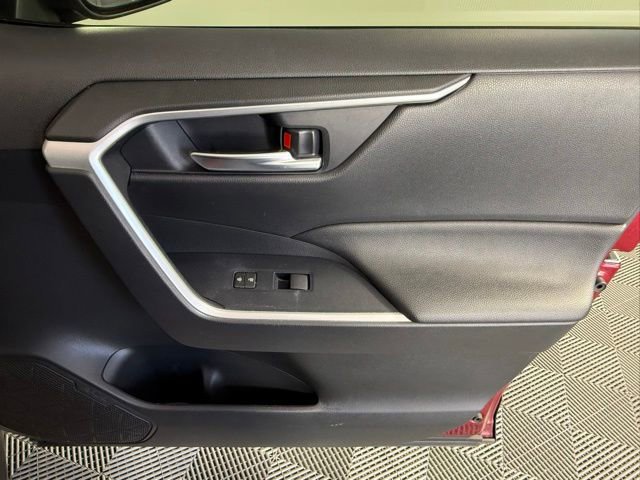 Used 2020 Toyota RAV4 XLE FWD image 45