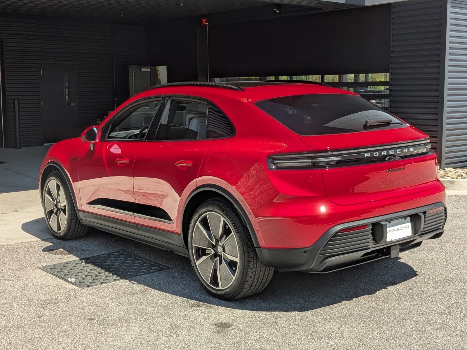 New 2026 Porsche Macan 4 Electric AWD/4WD image 3