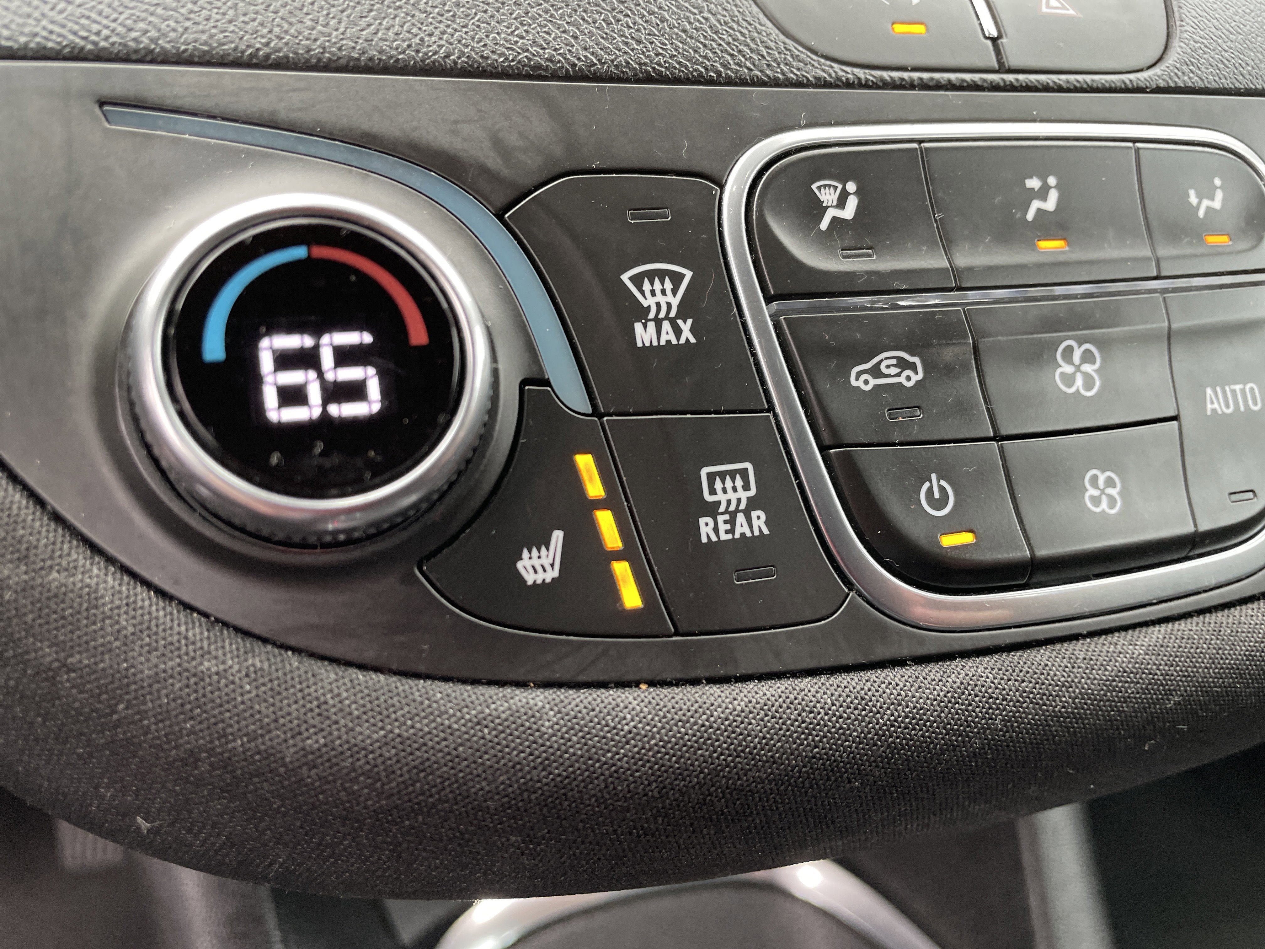 Used 2024 Chevrolet Malibu LT image 30