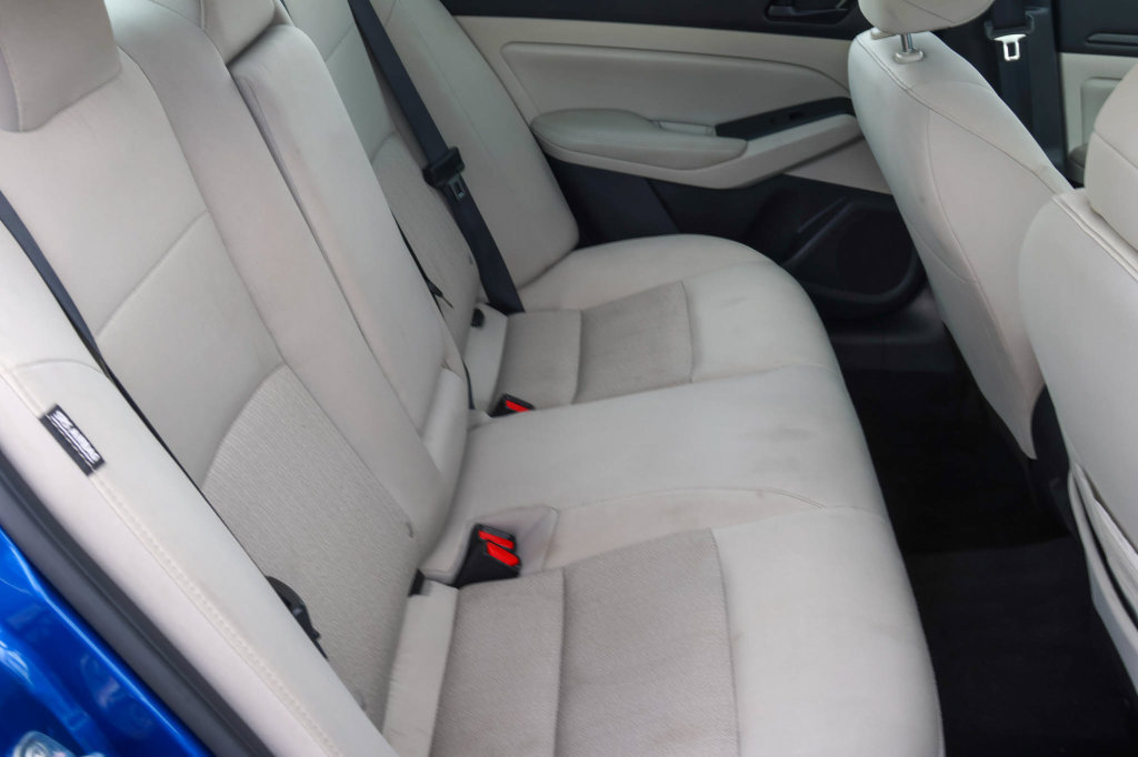 Used 2025 Nissan Altima 2.5 SV FWD image 16