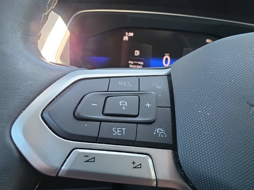 Used 2023 Volkswagen Tiguan SE FWD image 19
