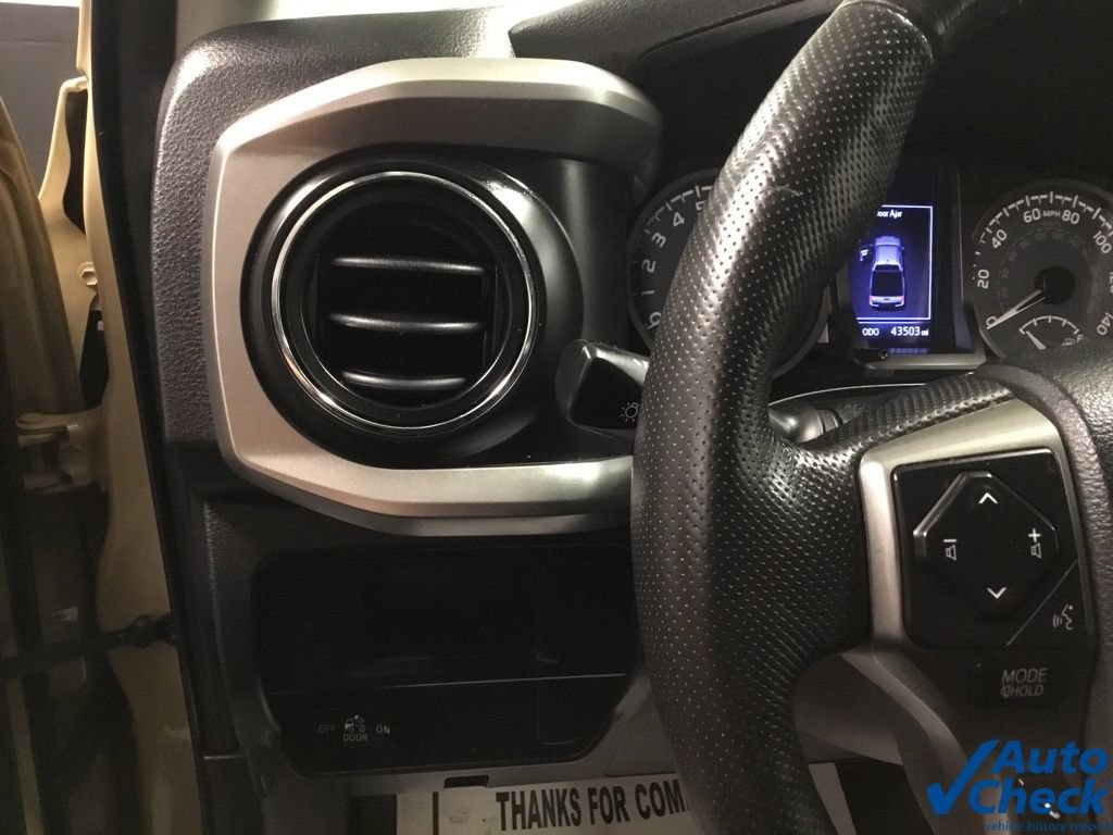 Used 2016 Toyota Tacoma SR5 w/ SR5 Appearance Package (SN) AWD/4WD image 26