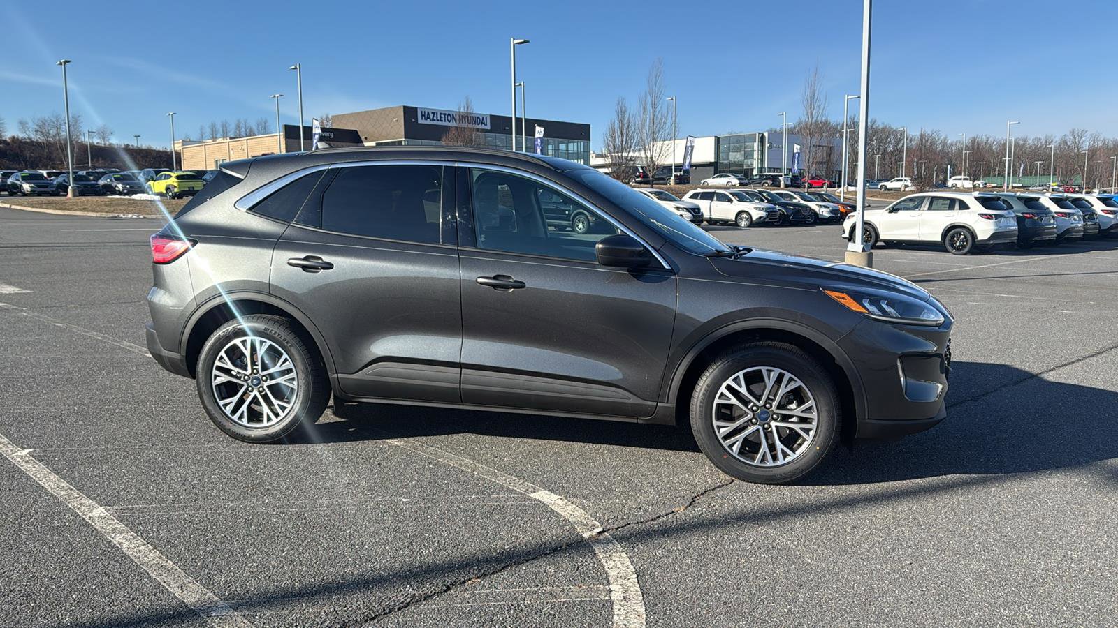 Used 2020 Ford Escape SEL image 3