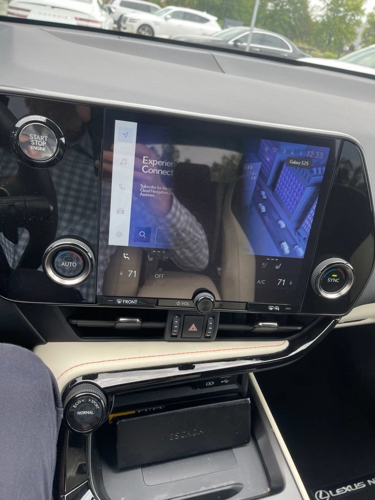 Used 2024 Lexus NX 250 FWD image 3