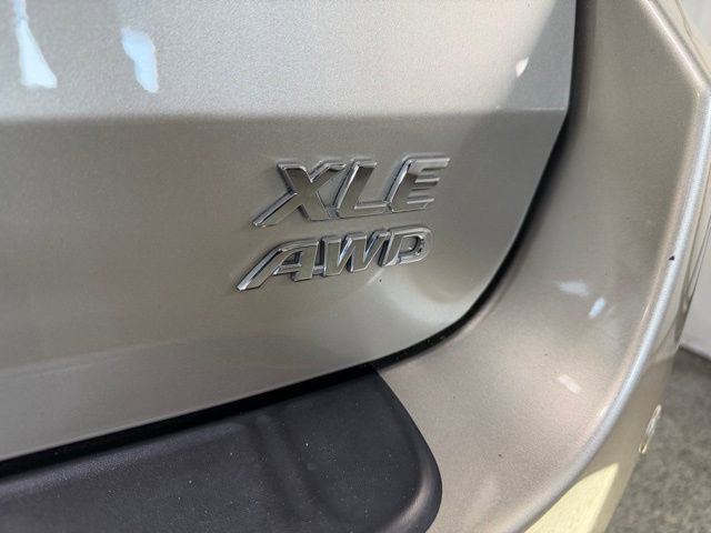 Used 2017 Toyota Sienna XLE w/ XLE Navigation Package AWD/4WD image 32