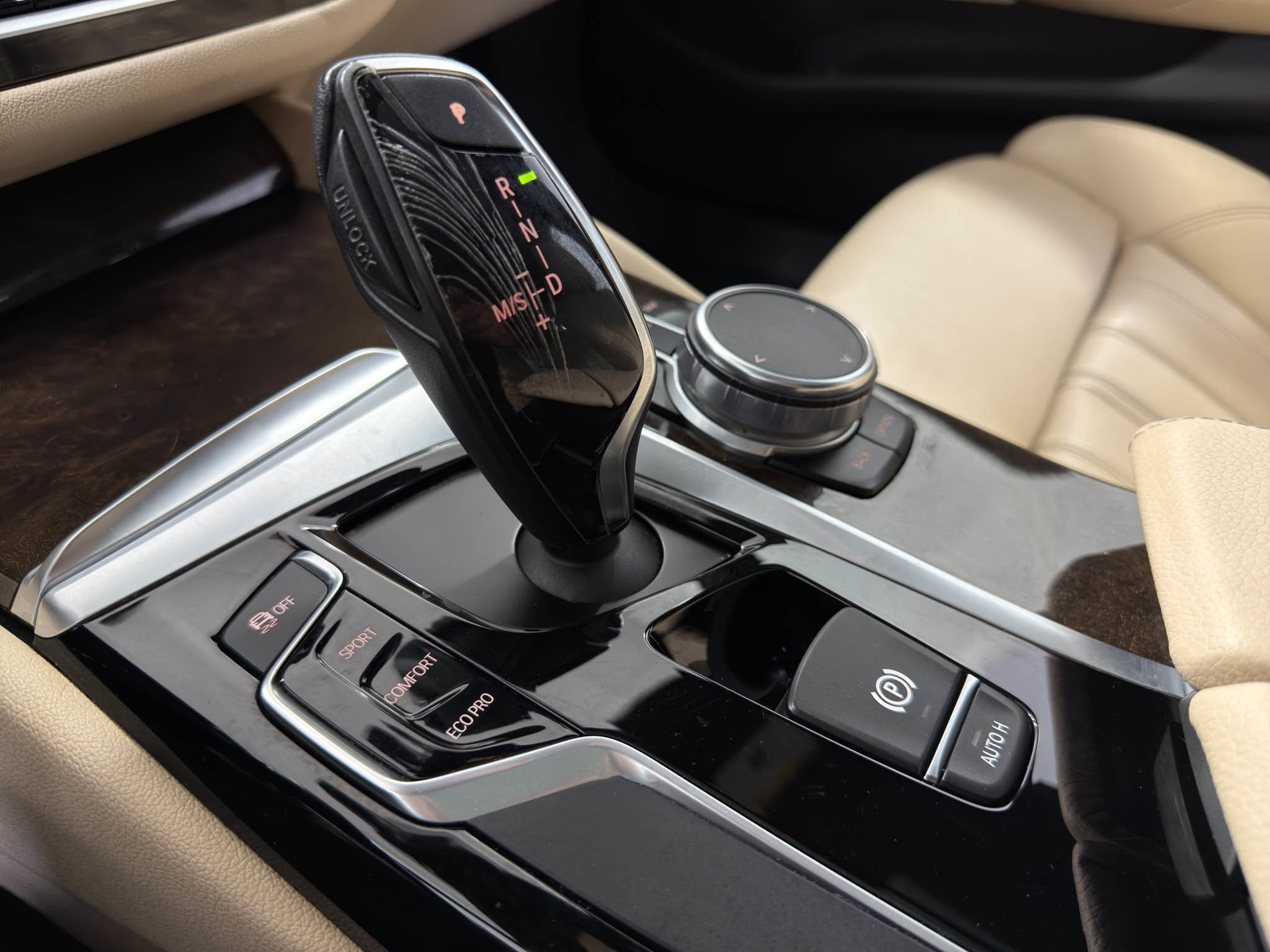 Used 2017 BMW 540i xDrive image 15