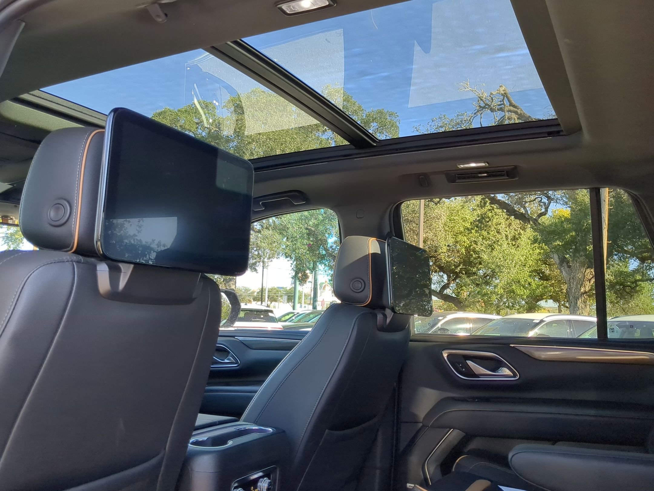 Used 2021 GMC Yukon AT4 w/ Rear Media and Nav Package image 21