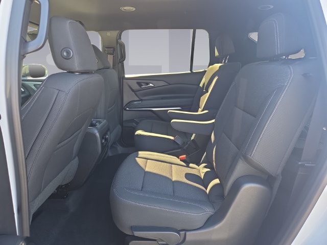 Used 2026 Chevrolet Traverse LT w/ LPO, Floor Liner Package FWD image 16