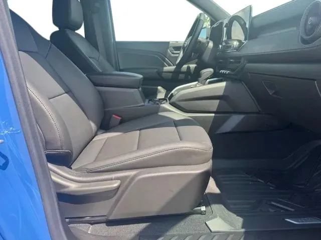 Used 2025 Chevrolet Colorado Trail Boss AWD/4WD image 13