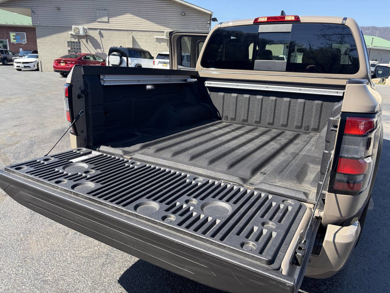 Used 2023 Nissan Frontier PRO-4X w/ Pro-4X Premium Package image 21