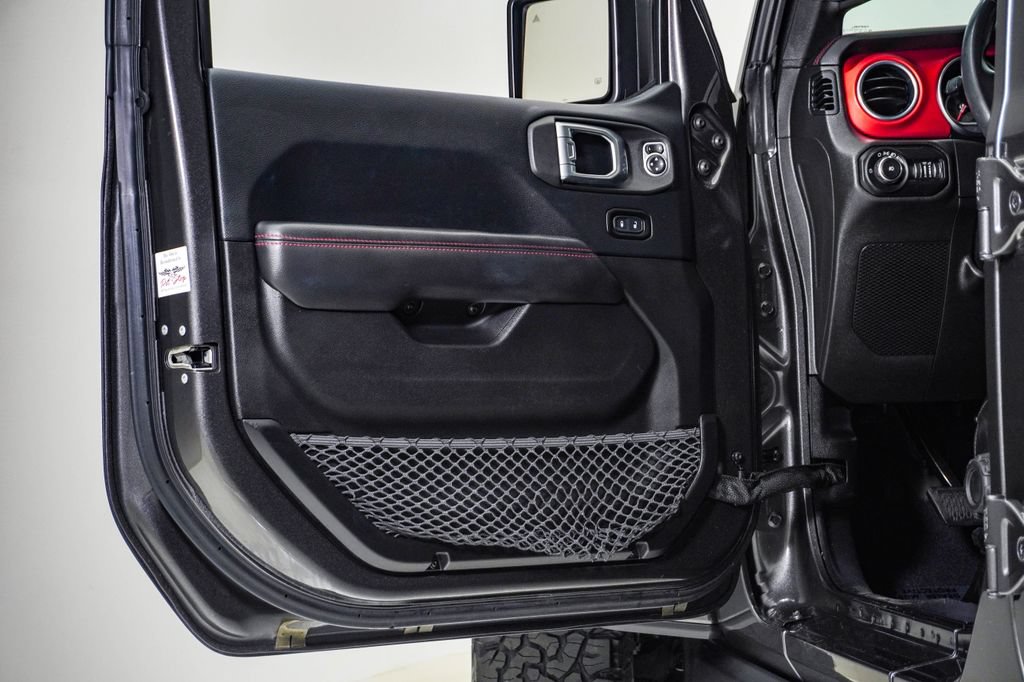 Used 2018 Jeep Wrangler Unlimited Rubicon AWD/4WD image 27