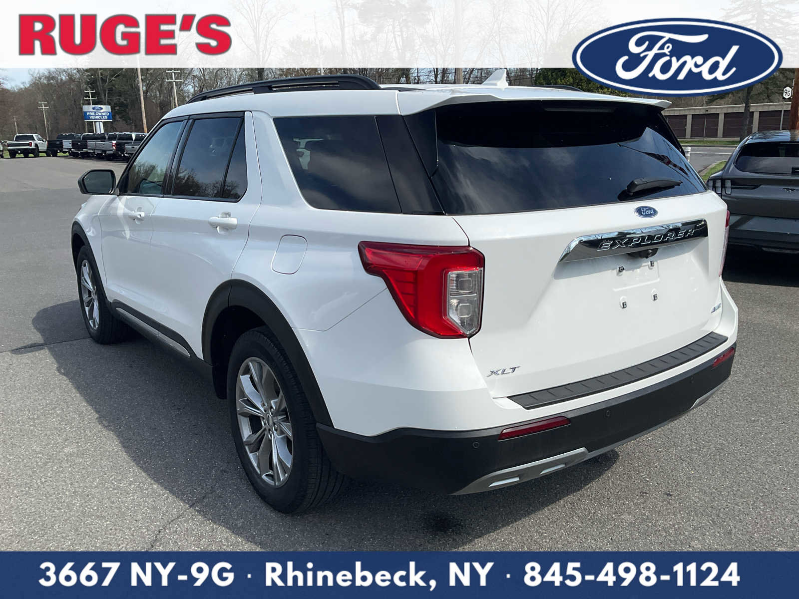 Used 2022 Ford Explorer XLT w/ Equipment Group 202A image 6