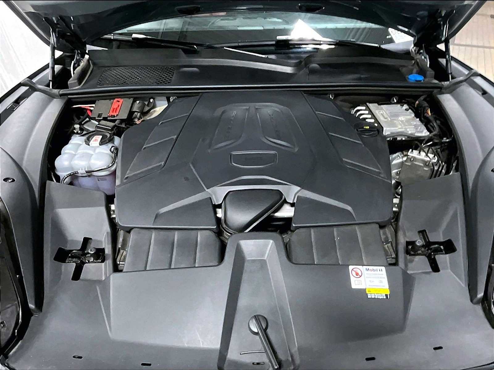 Used 2024 Porsche Cayenne image 37