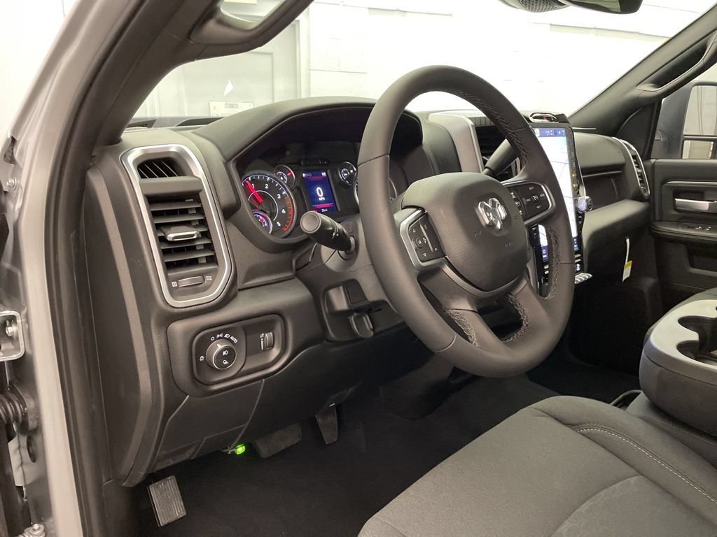 New 2026 RAM 3500 Big Horn AWD/4WD image 18