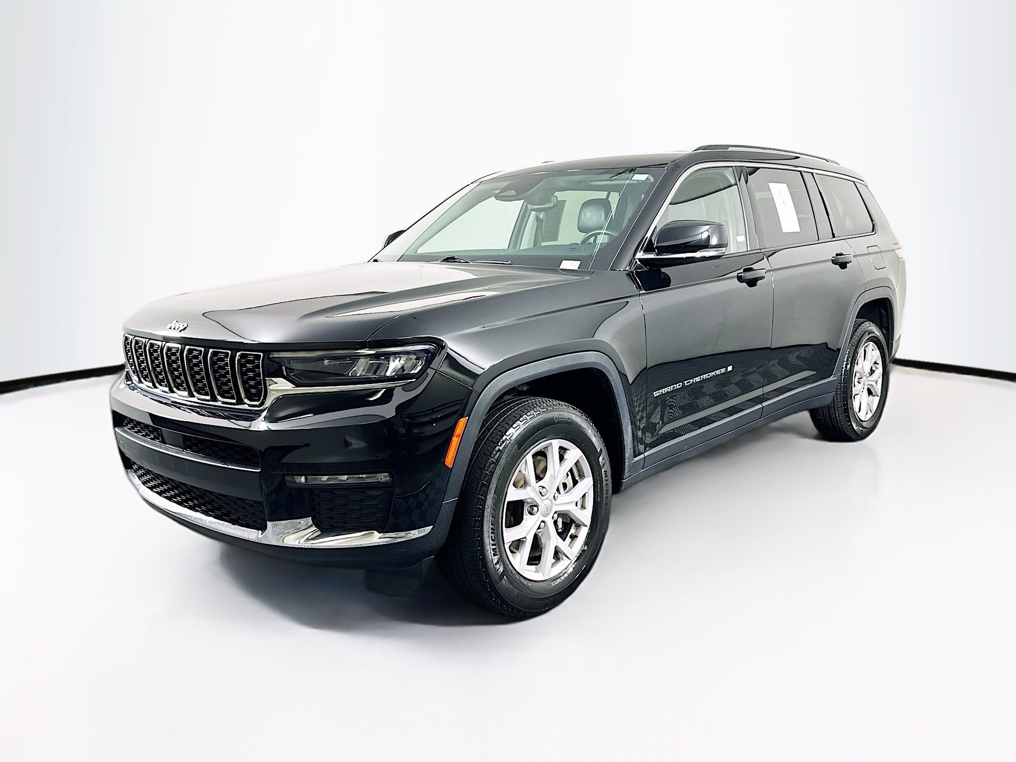 Used 2022 Jeep Grand Cherokee L Limited AWD/4WD image 3